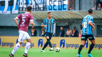 Gustavo Martins é alvo de interesse do Braga, de Portugal. (Foto: Lucas Uebel / Grêmio FBPA)