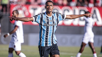 André Henrique foi comprado pelo Grêmio após bom desempenho em 2023. (Foto: Lucas Uebel / Grêmio FBPA)