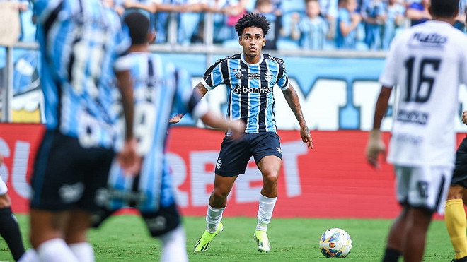 O salário de Du Queiroz no Grêmio e os detalhes do contrato