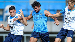 Diego Costa e Nathan Fernandes são novidades do Grêmio em primeiro treino antes do Grenal