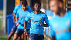 O salário e os detalhes do contrato de Francis Amuzu no Grêmio