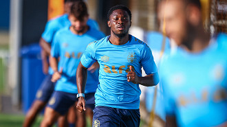 O salário e os detalhes do contrato de Francis Amuzu no Grêmio