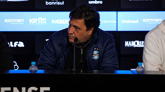 Além de Roger Guedes, Grêmio observa 2 contratações; entenda Além de Roger Guedes, Grêmio observa 2 contratações; entenda