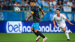 Luis Suárez chega a 600 gols na carreira, saiba quantos foram pelo Grêmio