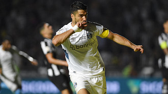 Luis Suárez chega a 600 gols na carreira, saiba quantos foram pelo Grêmio