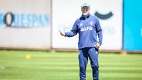 Mano Menezes destaca atuação de meia do Grêmio contra o São Paulo: ’’ajuda a apagar o ranço’’ Mano Menezes destaca atuação de meia do Grêmio contra o São Paulo: ’’ajuda a apagar o ranço’’
