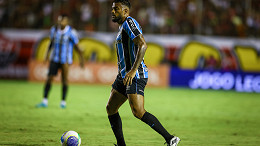 Criticado no Grêmio, lateral é sensação do Brasileirão 2025; veja os números Criticado no Grêmio, lateral é sensação do Brasileirão 2025; veja os números