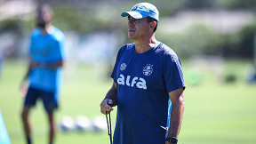 Treinador ‘’corrido’’ do Grêmio vive péssimo momento na Argentina