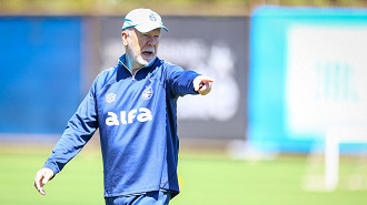 Com mudança na zaga, Grêmio está escalado para enfrentar o Corinthians