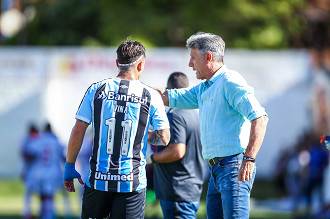Vina deve ser titular do Grêmio diante do Novo Hamburgo. (Foto: Lucas Uebel / Grêmio FBPA)