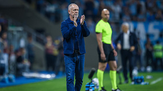 Grêmio fica perto de renovar com titular de Mano Menezes; veja