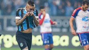 Éverton dá prazo para definir futuro e negociar com o Grêmio