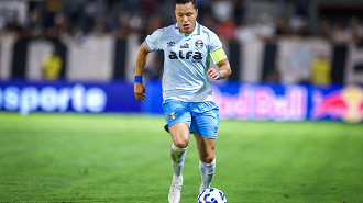 STJD aplica punição a dois jogadores do Grêmio; entenda