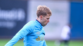 Volante espera nova direção para definir futuro no Grêmio