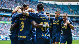 Atacante recusa propostas e marca reunião com o Grêmio para definir futuro Atacante recusa propostas e marca reunião com o Grêmio para definir futuro