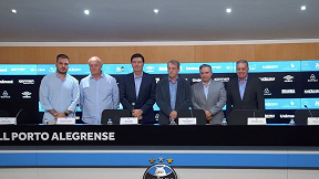 Grêmio promete 4 reforços para Luis Castro, diz jornalista Grêmio promete 4 reforços para Luis Castro, diz jornalista