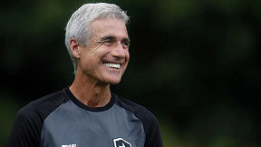 Grêmio bate o martelo e fecha com Luís Castro para 2026, diz portal Grêmio bate o martelo e fecha com Luís Castro para 2026, diz portal