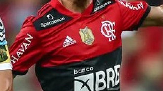 Grêmio oferece bolada milionária por volante do Flamengo Grêmio oferece bolada milionária por volante do Flamengo