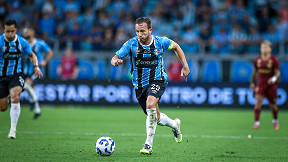 Arthur anima torcida do Grêmio com atitude inédita Arthur anima torcida do Grêmio com atitude inédita