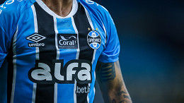 Luís Castro bate no peito e pede para o Grêmio não vender jogador detonado pela torcida