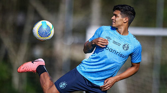 Peñarol define valores de nova proposta ao Grêmio por Arezo Peñarol define valores de nova proposta ao Grêmio por Arezo
