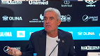 Luis Castro entrega informação sobre o camisa 10 que o Grêmio quer