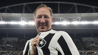 Botafogo entra na briga com o Grêmio por atacante de R$ 27 milhões Botafogo entra na briga com o Grêmio por atacante de R$ 27 milhões