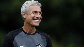 Técnico do Grêmio aposta em joia de R$ 100 milhões para 2026 Técnico do Grêmio aposta em joia de R$ 100 milhões para 2026