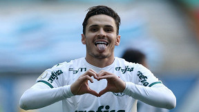 Raphael Veiga bate o martelo sobre o seu futuro e o Grêmio é avisado Raphael Veiga bate o martelo sobre o seu futuro e o Grêmio é avisado