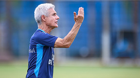 Grêmio deve trazer novidades na escalação para encarar o Avenida; veja