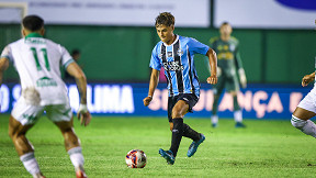 Grêmio goleia o Avenida em estreia de Luís Castro no comando Grêmio goleia o Avenida em estreia de Luís Castro no comando