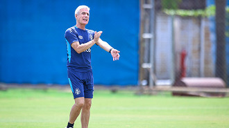 Luís Castro elogia time do Grêmio após goleada na estreia do Gauchão 2026 Luís Castro elogia time do Grêmio após goleada na estreia do Gauchão 2026