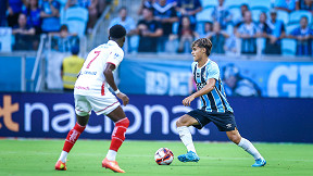 Joia do Grêmio deve ter contrato ampliado e aumento salarial; veja