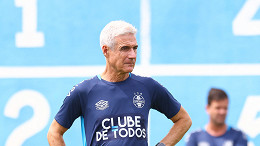 A grande dúvida de Luís Castro para o GreNal 449