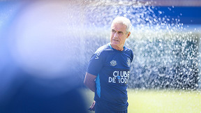 Luís Castro comenta árbitro estreante no Gre-Nal 449: “vai cometer erros”