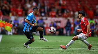 Após derrota dura no GreNal, Grêmio deve agilizar a busca por reforços Após derrota dura no GreNal, Grêmio deve agilizar a busca por reforços