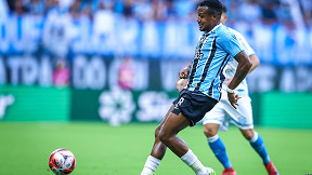 Fora dos relacionados, Edenílson deve rescindir com o Grêmio, diz jornalista