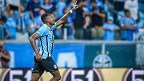 Perto de deixar o Grêmio, Edenílson pode fechar com gigante da Série A