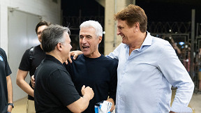 Ídolo do Grêmio pede paciência da torcida com Luis Castro Ídolo do Grêmio pede paciência da torcida com Luis Castro