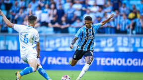 Jogadores do Grêmio reclamam de postura de Caio Paulista