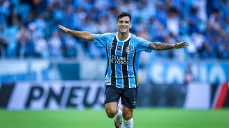 Grêmio anuncia a saída do meia Cristaldo Grêmio anuncia a saída do meia Cristaldo