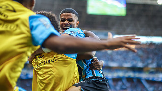 Jogadores do Grêmio terão dois dias de folga após vitória no GreNal 450