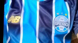 Grêmio já tem data para a estreia da nova camisa New Balance; veja Grêmio já tem data para a estreia da nova camisa New Balance; veja