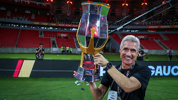 Com título do Gauchão, Luís Castro entra para a história do Grêmio; entenda