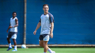 Dirigente do Grêmio fala sobre permanência de Arthur 