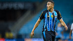 Dirigente do Grêmio detalha negociação pela renovação de contrato com Carlos Vinicius