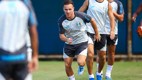 Clube da Itália entra forte por Arthur, que pode deixar o Grêmio Clube da Itália entra forte por Arthur, que pode deixar o Grêmio
