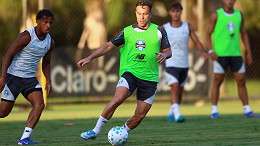 Por que o Grêmio ainda não fechou a permanência de Arthur? Entenda Por que o Grêmio ainda não fechou a permanência de Arthur? Entenda