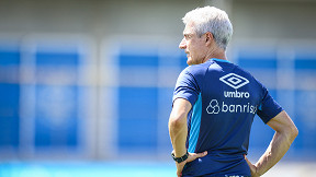 Luís Castro pode cair se o Grêmio perder o GreNal de sábado?
