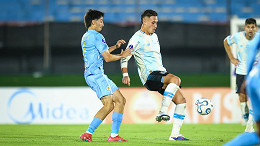 GreNal 452: três volantes disputam duas vagas no meio-campo do Grêmio GreNal 452: três volantes disputam duas vagas no meio-campo do Grêmio